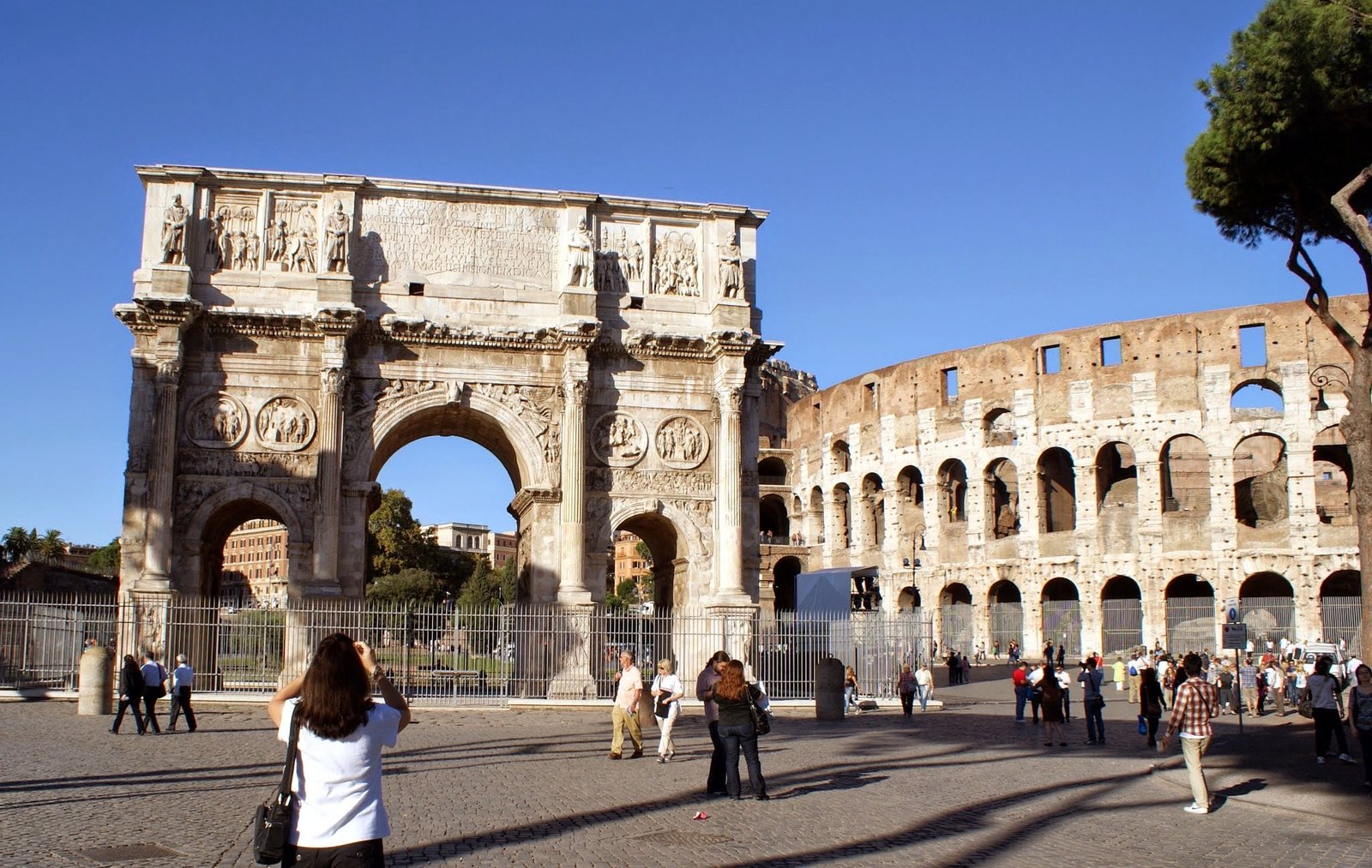 Arc de Constantin in Rome, Italy. ouritalianjourney.com