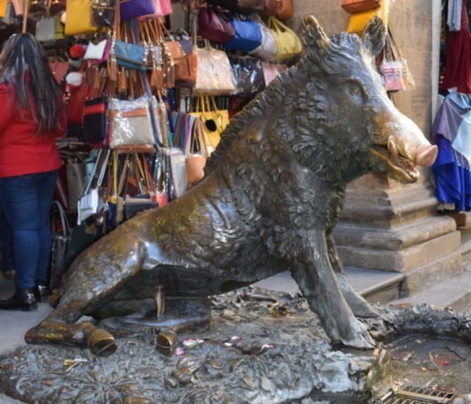 Mercato Nuovo, bronze pig, Florence, Italy