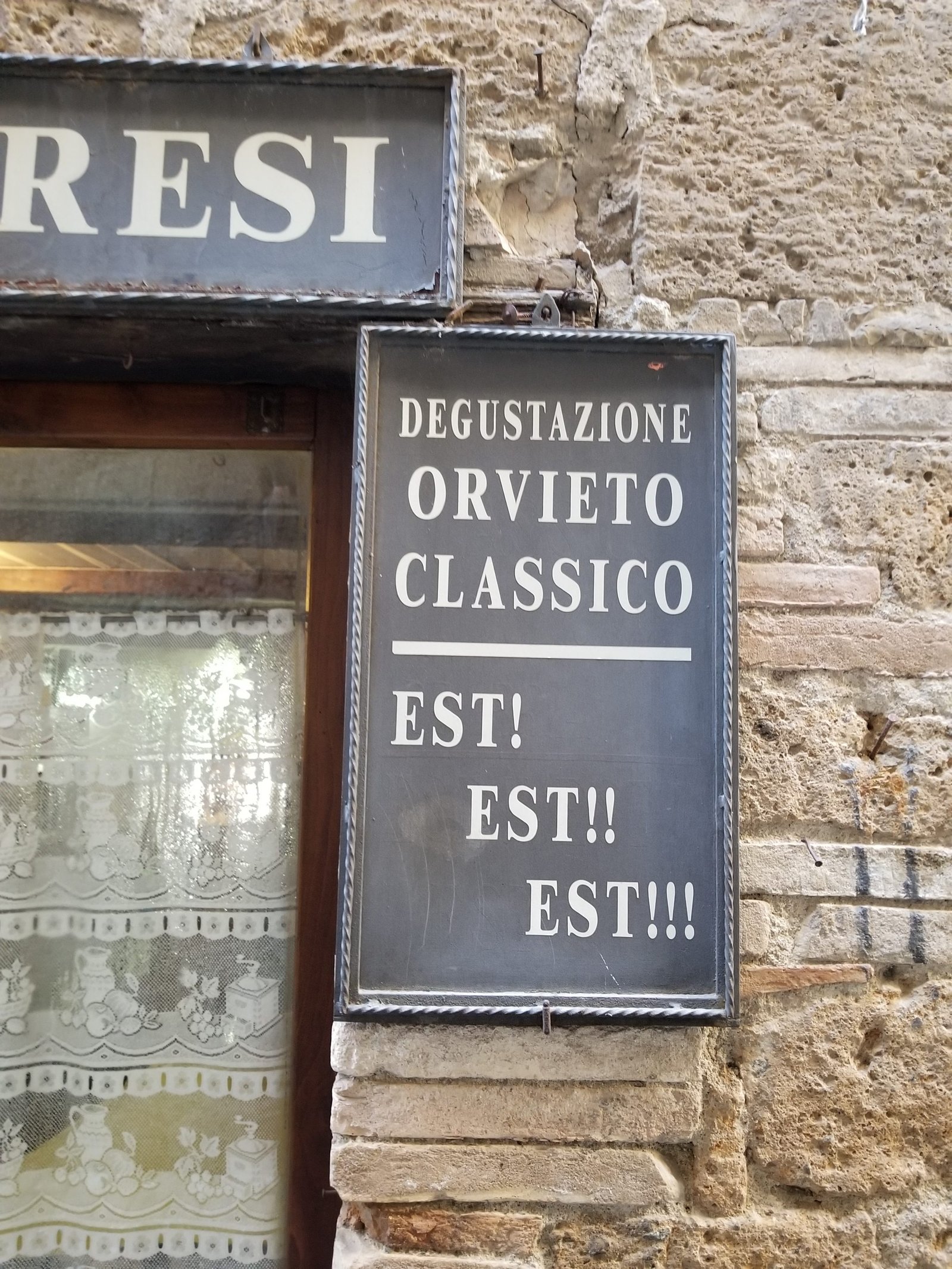 famous wine of Orvieto, Discover the old Etruscan city and its hidden treasures in Orvieto, ouritalianjourney.com