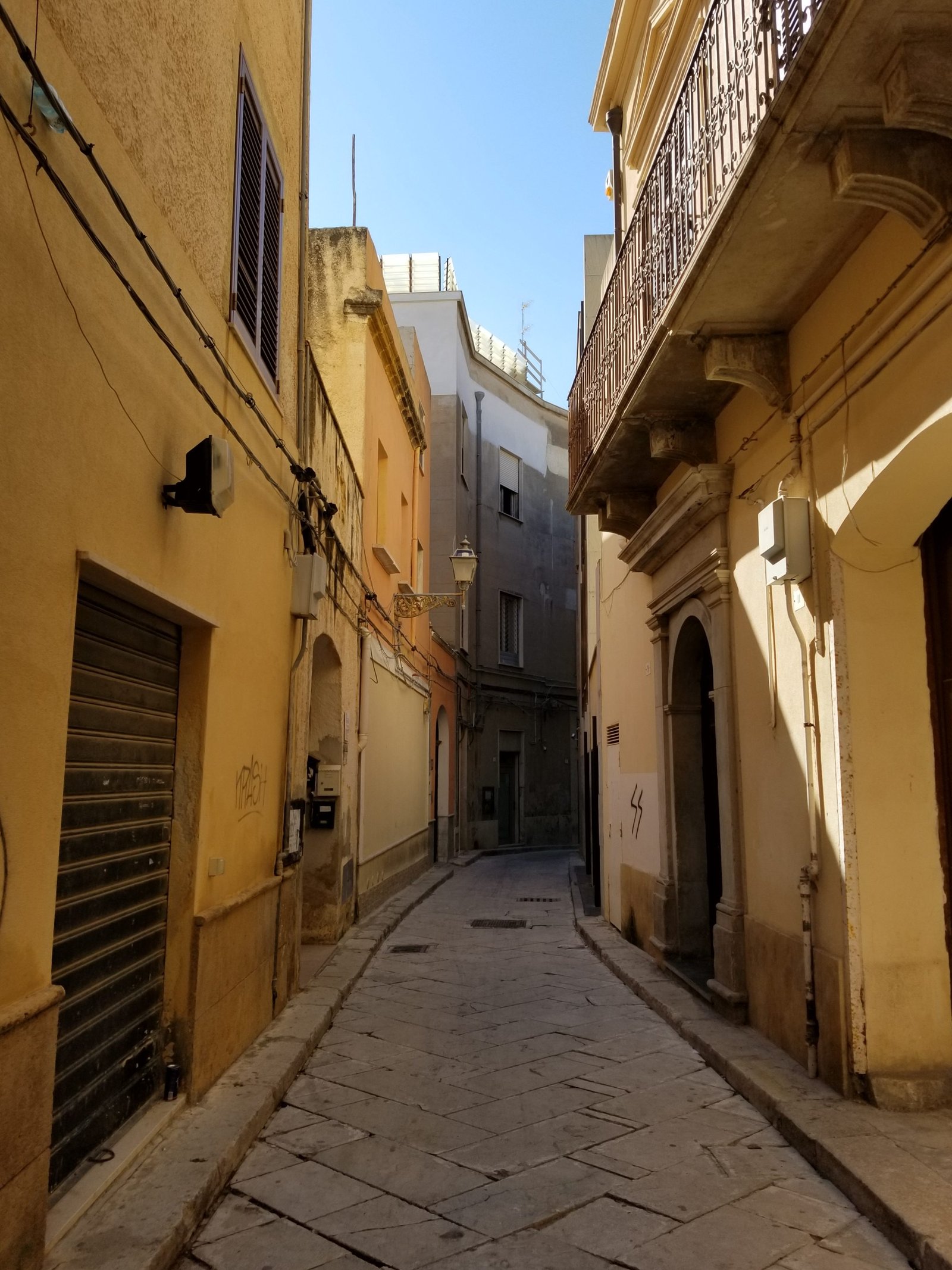 Marsala, Sicily, 4.25 towns, historic city center street photo, ouritalianjourney.com