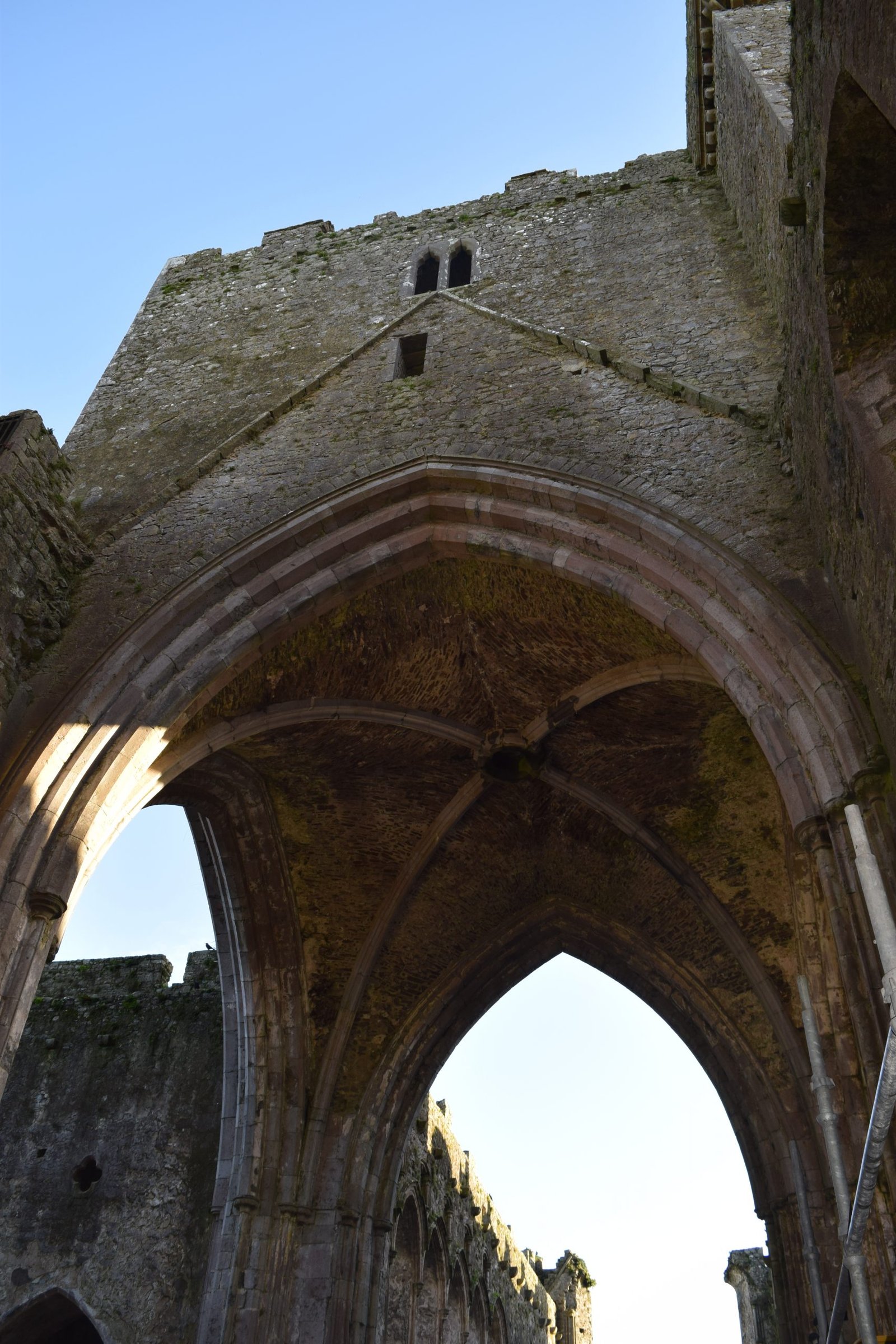 The Rock of Cashel in Ireland is historic and a must see, https://ouritalianjourney.com/rock-of-cashel-castle-ireland