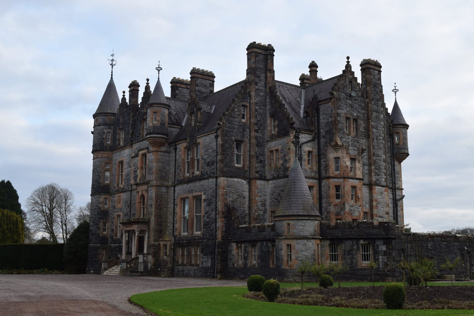 Blarney stone and castle in Cork, Ireland; what you need to know and a little history. ouritlianjourney.com; https://ouritalianjourney.com/blarney-stone-and-castle