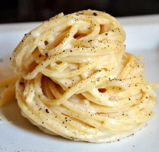 Cacio e Pepe, ouritalianjourney.com