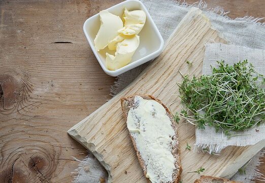 buttering bread, something Italians never do - ouritalianjourney.com