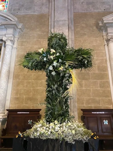 The Cross of Flowers or Croce di Fiori in the Festa di Santa Croce in Lucca - ouritalianjourney.com