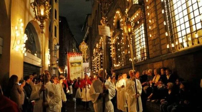 The Festa di Santa Croce in Lucca, Italy - ouritalianjourney.com